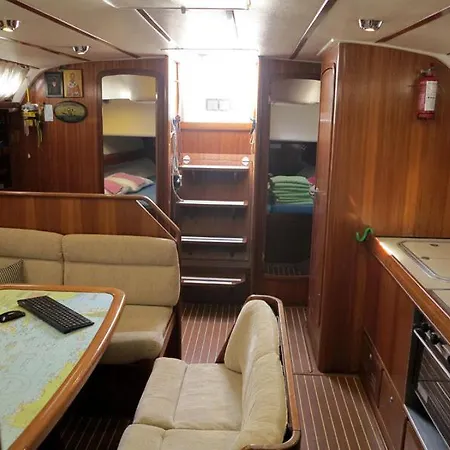Yacht Bavaria 42 - Roxana Botel *