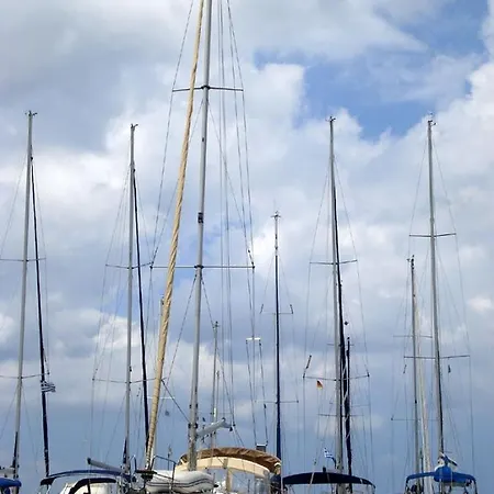 Botel Yacht Bavaria 42 - Roxana